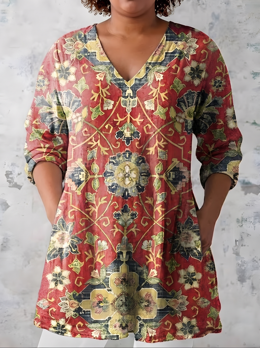 Amoura | Long Blouse with V-Neck