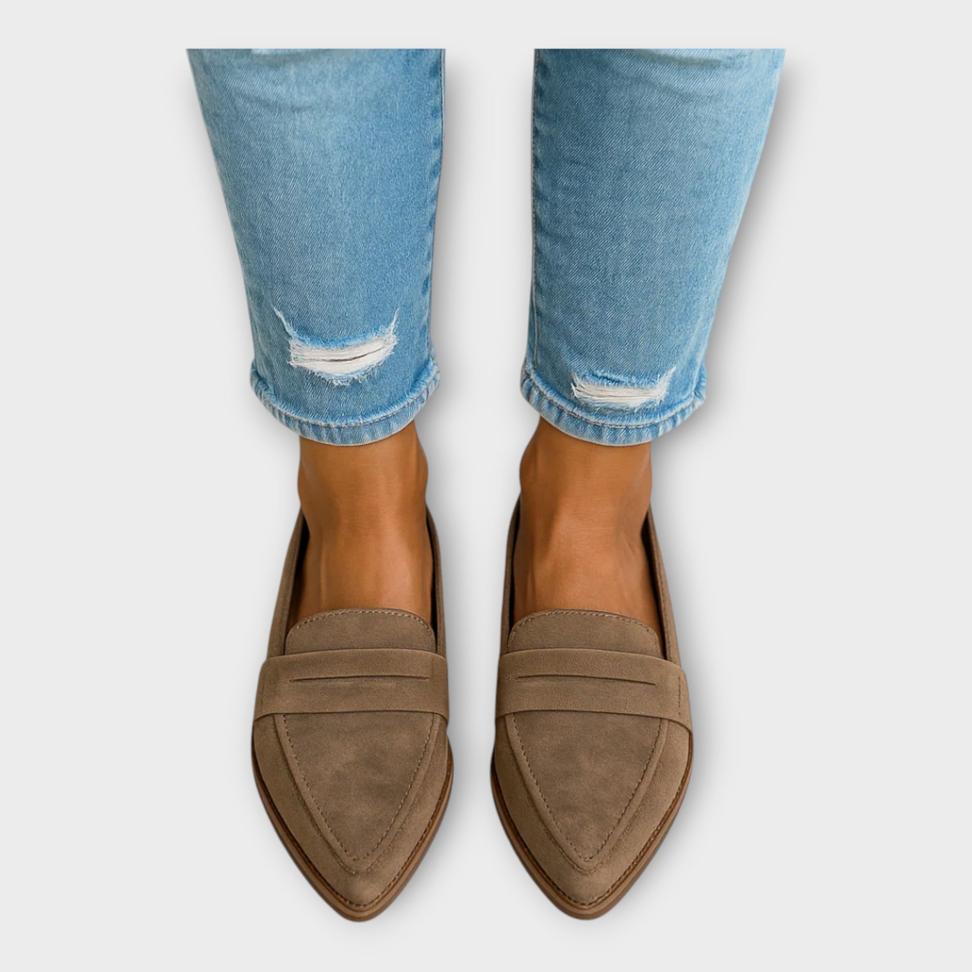 Elegant Loafers with Modern Line